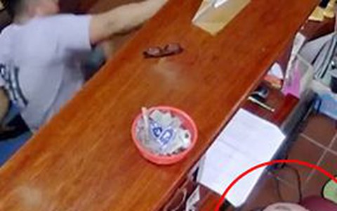 Video hot nhất tuần qua: Trộm ngồi như tượng khi chủ nhà thức dậy