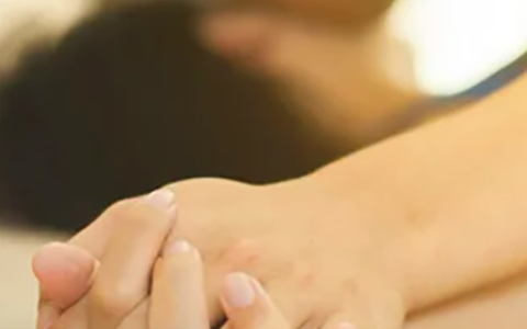 Chồng bị vợ gắn nhãn 'biến thái' vì muốn 'chấn hưng giường chiếu'!