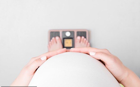 Bà bầu lưu ý: thừa cân hay thiếu cân đều tăng cao nguy cơ sảy thai!