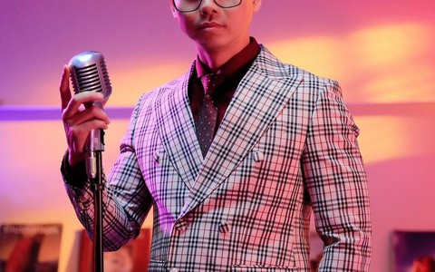 Quang Hà hoãn Hà Show, Phan Đinh Tùng dời show bolero vì Covid 19