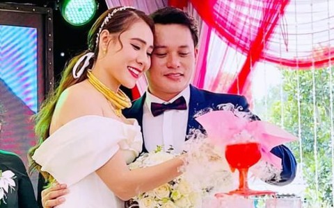 Hồ Bích Trâm 'giận tím người' vì vị khách không mời náo loạn hôn lễ