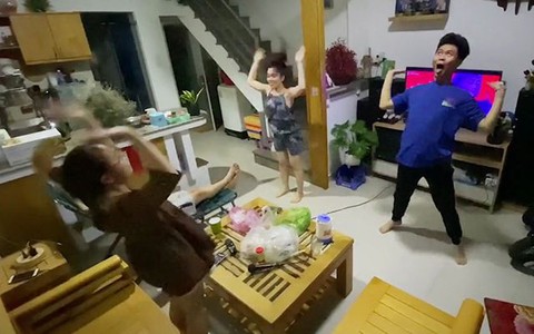 Nghỉ dịch ở nhà 'vui thấy bà'