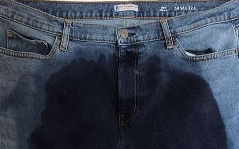 Gần 2 triệu đồng một chiếc quần jeans 'tè dầm'