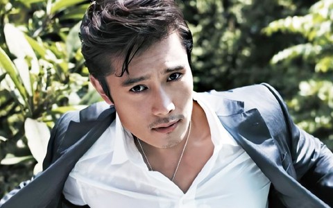 Lee Byung-Hun là nam diễn viên Hàn đầu tiên làm MC LHP Cannes