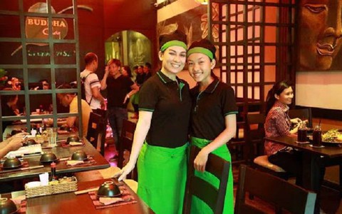 Showbiz rộn chuyện: Ai dám thưởng thức 'lẩu thập cẩm' trong showbiz