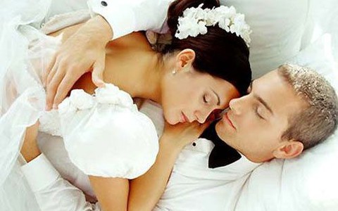 Làm thế nào để có đêm động phòng suôn sẻ, thăng hoa?