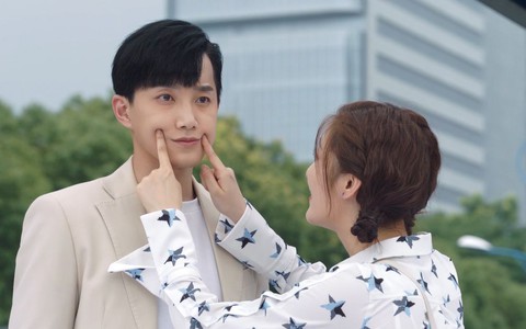 Ngồi nhà coi 'Tình yêu không ngờ đến'