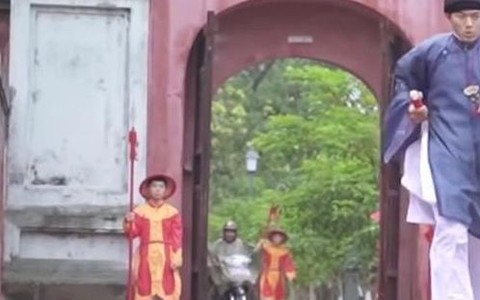 Ảnh vui 3/10: Chiếc xe máy xuyên không đảm bảo ''chỉ có ở Việt Nam'