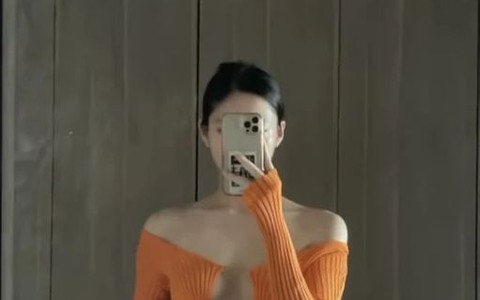 Lương Thùy Linh bị gọi là ‘gái hư’ vì trend hở bạo như Ngọc Trinh