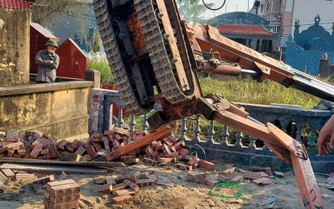 Ảnh vui 2-12: 'Rủ rê, bán số đề cho bà Sáu là tội ác, thất đức'