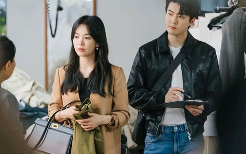 Song Hye Kyo bị công kích sau khi lộ cát-sê cao ngất