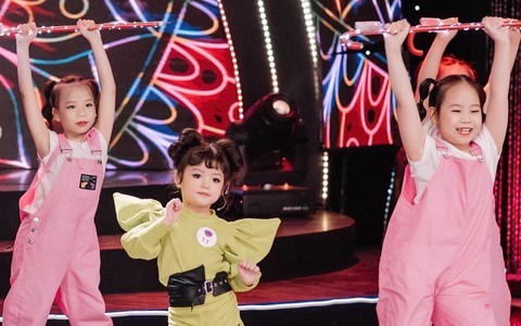 Ngôi sao 4 tuổi của 'Super idol kids' bắn rap về mẹ cực ngầu