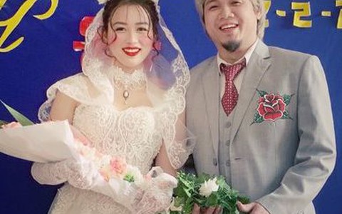 Bộ ảnh retro của cặp đôi 'cưới lại' gây sốt cộng đồng mạng
