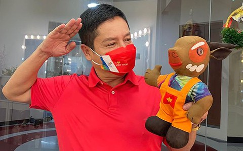 Ảnh vui sao Việt 14/5: Angela Phương Trinh phô cơ lưng cuồn cuộn