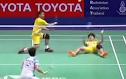 Pha cầu giằng co hấp dẫn khiến giả mãn nhãn