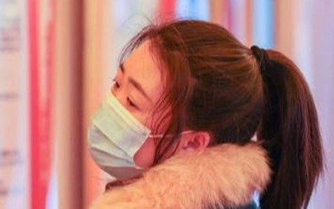 Cô gái bị đuổi việc ở tuổi 24 vì... quá già