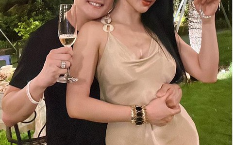 Cao Thái Sơn – Angela Phương Trinh ‘tình bể bình’ như tình nhân