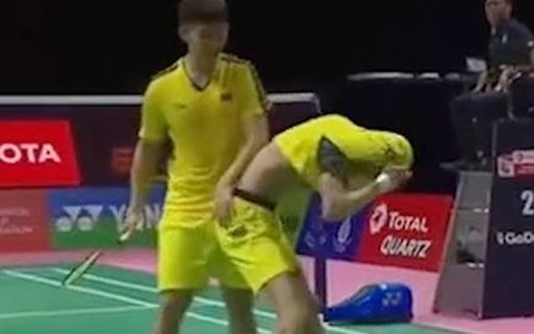 Những tình huống hài hước trên sân cầu lông