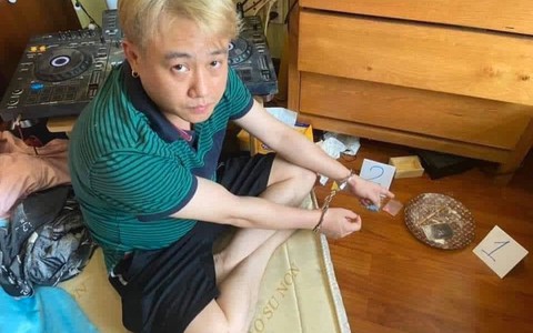 Chàng ‘Đinh Lực’ Hữu Tín không đi Hong Kong mà đi xa quá