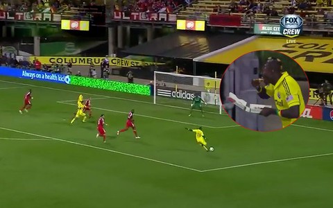 Cầu thủ có pha ăn mừng bàn thắng có 1-0-2