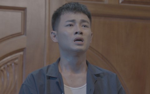Anh Tú vừa sợ vừa mắc cười khi đối diện với 'bóng đen' trong phim