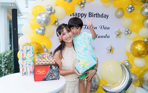 Ảnh vui sao Việt 14/7: Cát Phượng vui nhộn khi du lịch biển