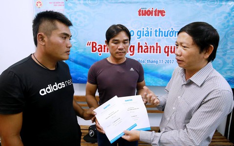 Trao giải “Bạn đồng hành quanh tôi” cho hai người cứu ngư dân