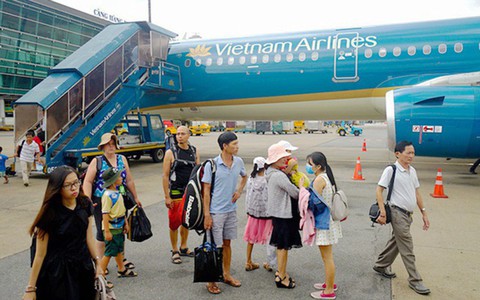 Máy bay của Vietnam Airlines bị chảy dầu thủy lực cột giảm chấn