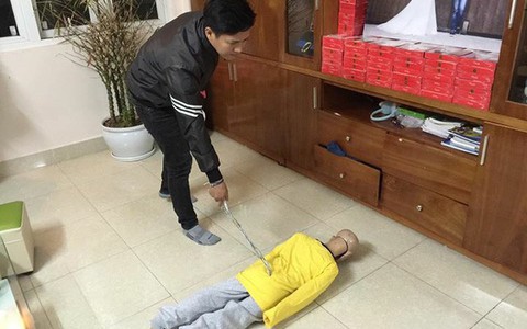 Xin đừng bỏ quên trẻ bị bạo hành, ông già Noel ơi!