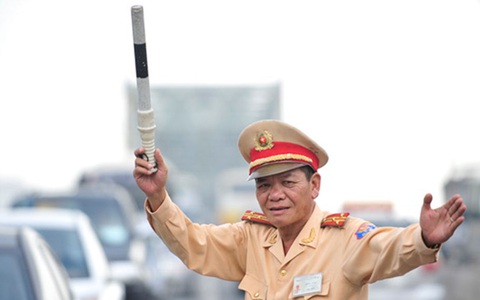 Câu chuyện của người cảnh sát 20 năm điều tiết giao thông