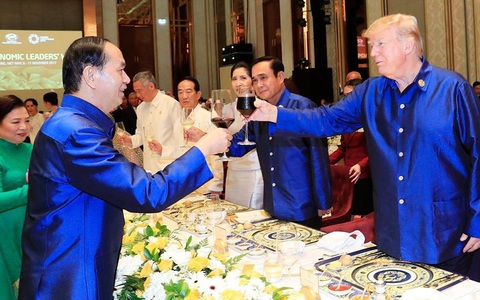 Chủ tịch nước dẫn 'anh em bốn bể là nhà' tại tiệc chiêu đãi APEC