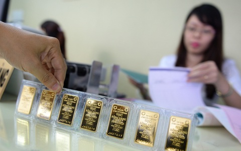 Giá vàng thế giới bốc hơi gần 700.000 đồng/lượng