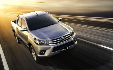 Xe bán tải Hilux cải tiến giá 600 triệu đồng