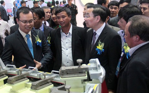 Ký 130 hợp đồng trị giá 680 tỉ trong đêm khai mạc TechDemo 2017