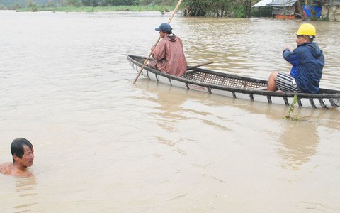 Vớt được thi thể phụ nữ bị lũ cuốn ở Phú Yên