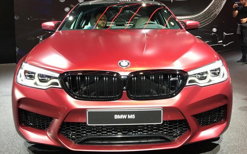 BMW lộ diện dòng M5 giá 3,5 tỉ