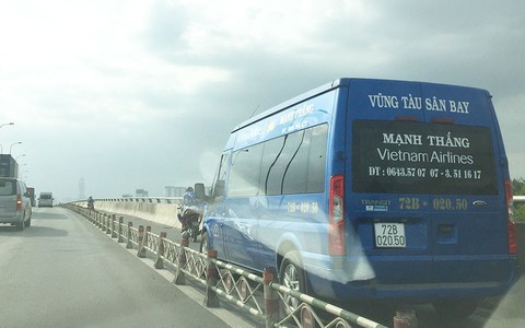 Xe khách chạy 'hỗn', dân bức xúc yêu cầu phạt nguội