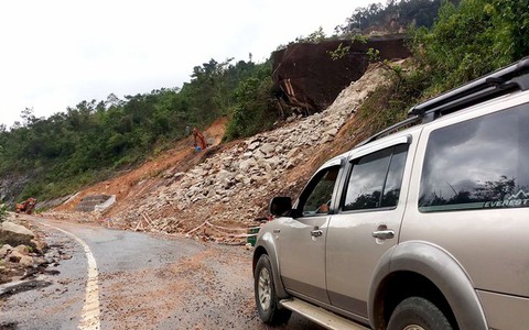 Đã thông tuyến Nha Trang - Đà Lạt sau sạt lở