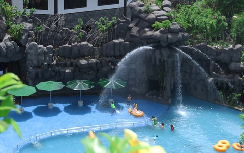 Tắm Onsen chuẩn Nhật Bản tại núi Thần Tài – Đà Nẵng