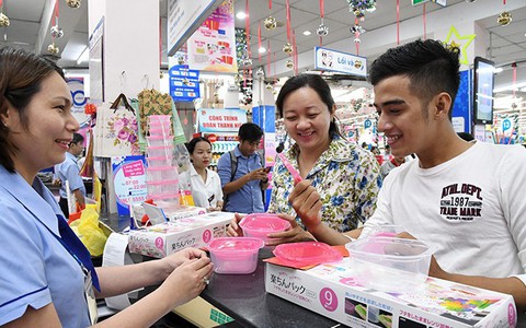 Quà tết Co.opmart: Hấp dẫn với bộ hộp trữ thức ăn Rakuchin Pack của Nhật