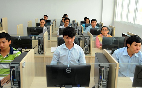 Bộ máy hành chính: Không tinh giản, không chịu nổi!
