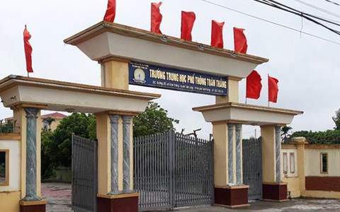 Nữ sinh lớp 12 bị đánh ngất ngay tại lớp