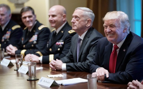 Kiểu úp mở đáng sợ của ông Trump