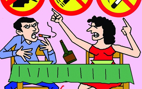 Bỏ hút thuốc đỡ đau chân