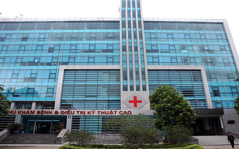 Không thể tay này cầm triện, tay kia cầm tiền