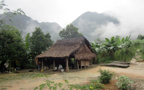 Bản Đoòng giữa rừng Phong Nha