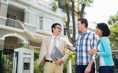 Môi giới sẻ bớt hoa hồng cho khách hàng: Cả hai cùng thiệt
