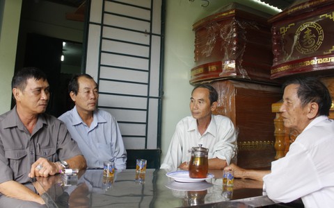 Nguyện nửa đời lo hậu sự người dưng