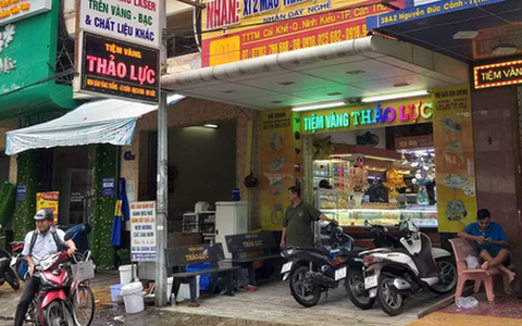 Vụ đổi 100 USD phạt 90 triệu: Trả lại 100 USD và miễn giảm phạt?
