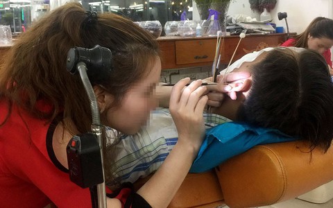 Lấy ráy tai coi chừng lây nhiễm vi nấm